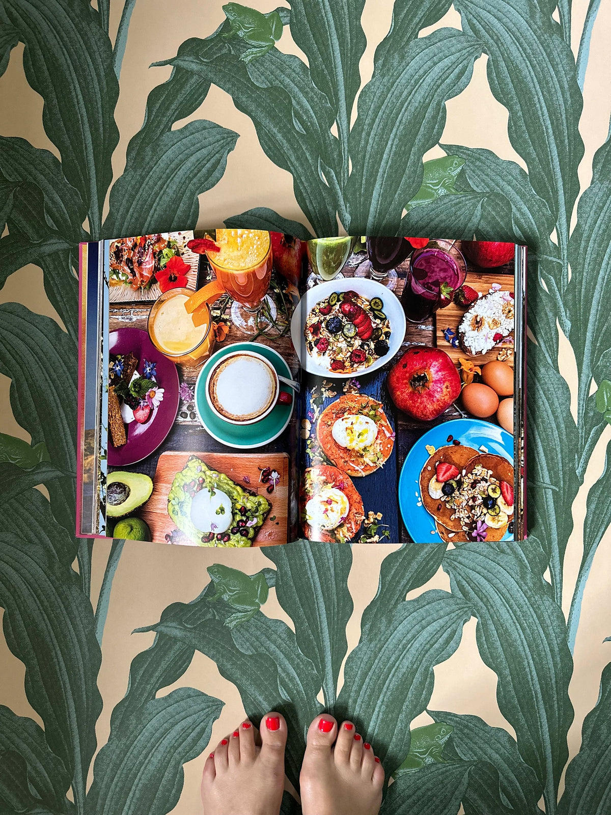 Cool Kermit Wallpaper by Studio Lisa Bengtsson in Green