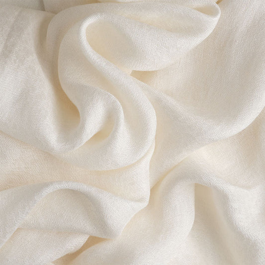 Botticelli Fabric by de Le Cuona in Pearl