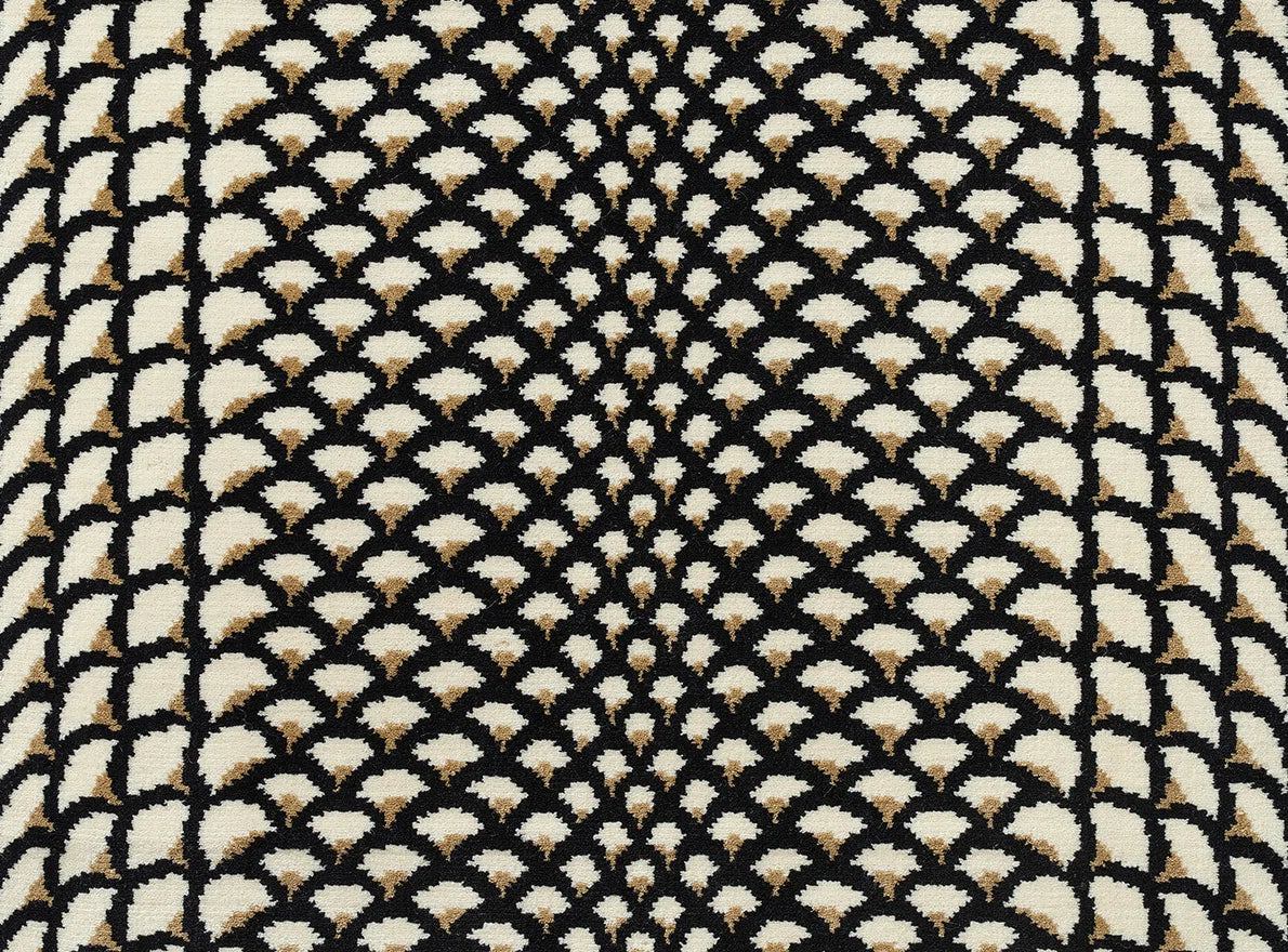 Ecailles le Manach Rug by Le Manach in Noir (LT121001)
