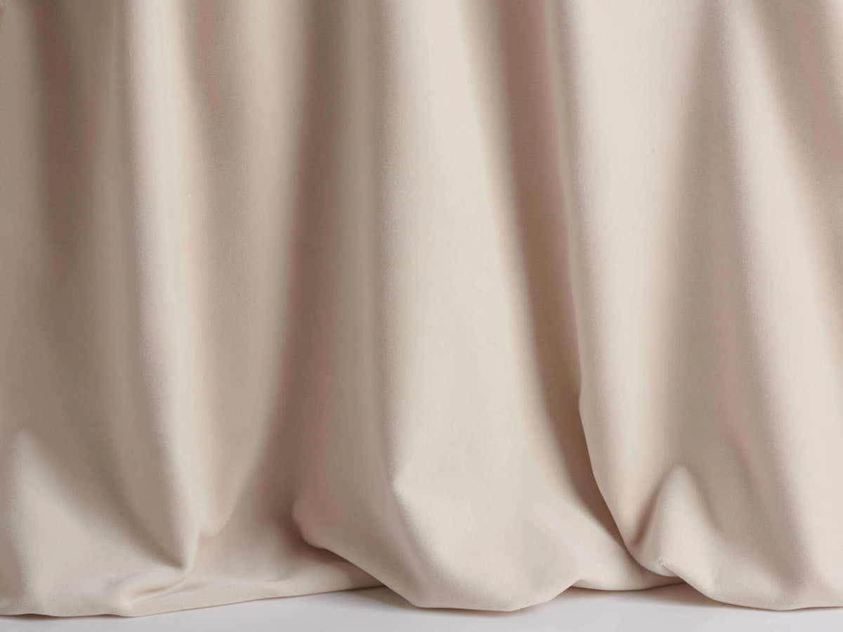Fine Fabric by Pierre Frey in Plâtre (F3210002)