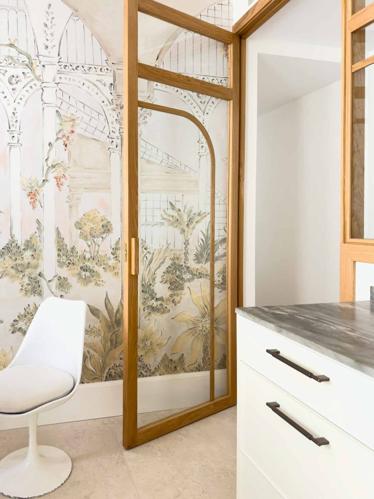 Invernadero mural by Coordonné in Papiro, shown in a styled room