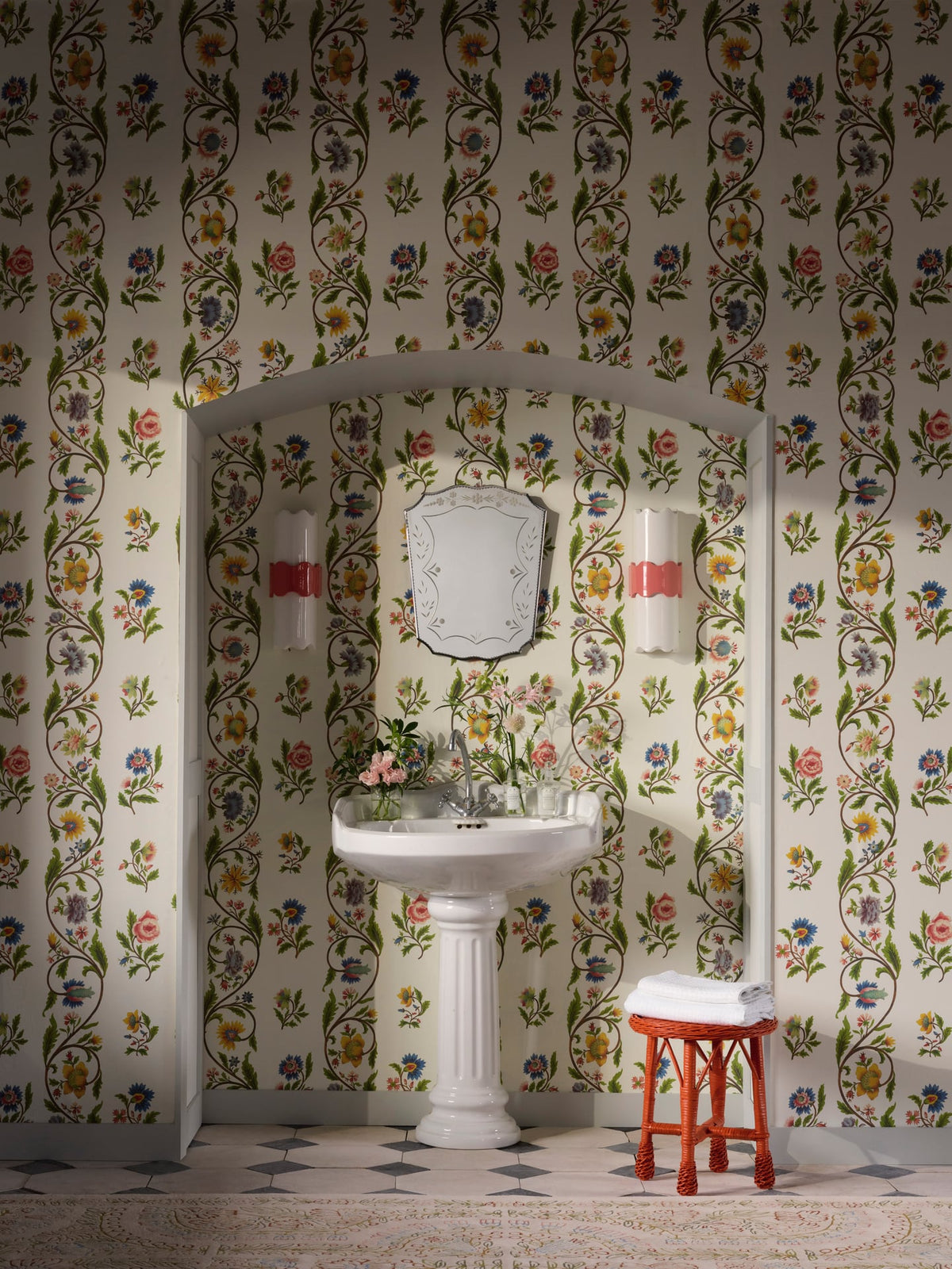 Le Clos du Roi Wallpaper by Pierre Frey shown in a room setting (view 1)