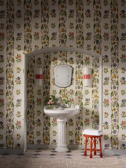 Le Clos du Roi Wallpaper by Pierre Frey shown in a room setting (view 1)