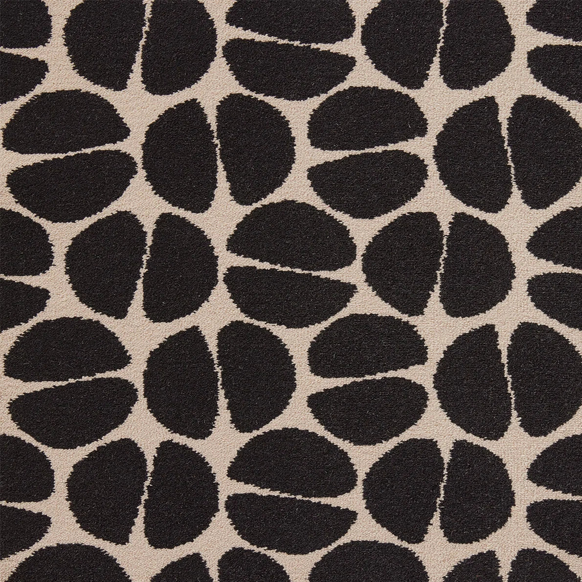 Les Noix Axminster Rug by Le Manach in Noir/Blanc (LT126003)