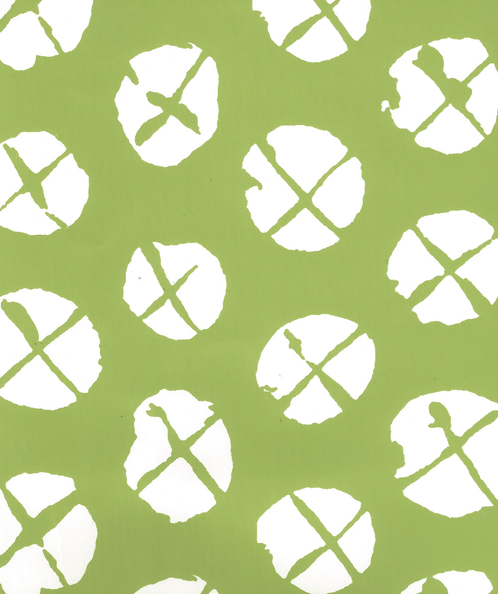 Obi II Reverse Jungle Green on Almost White wallpaper by China Seas