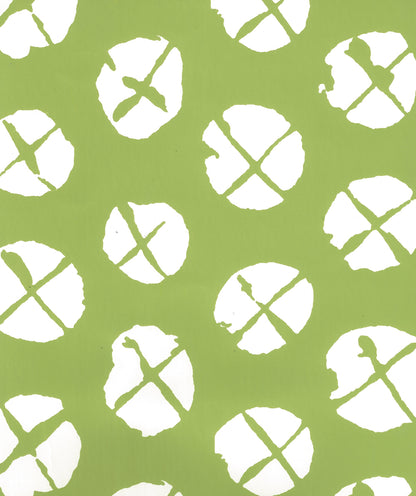 Obi II Reverse Jungle Green on Almost White wallpaper by China Seas