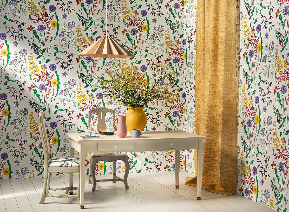 Pre d'Ete Wallpaper by Pierre Frey shown in a room setting (view 1)