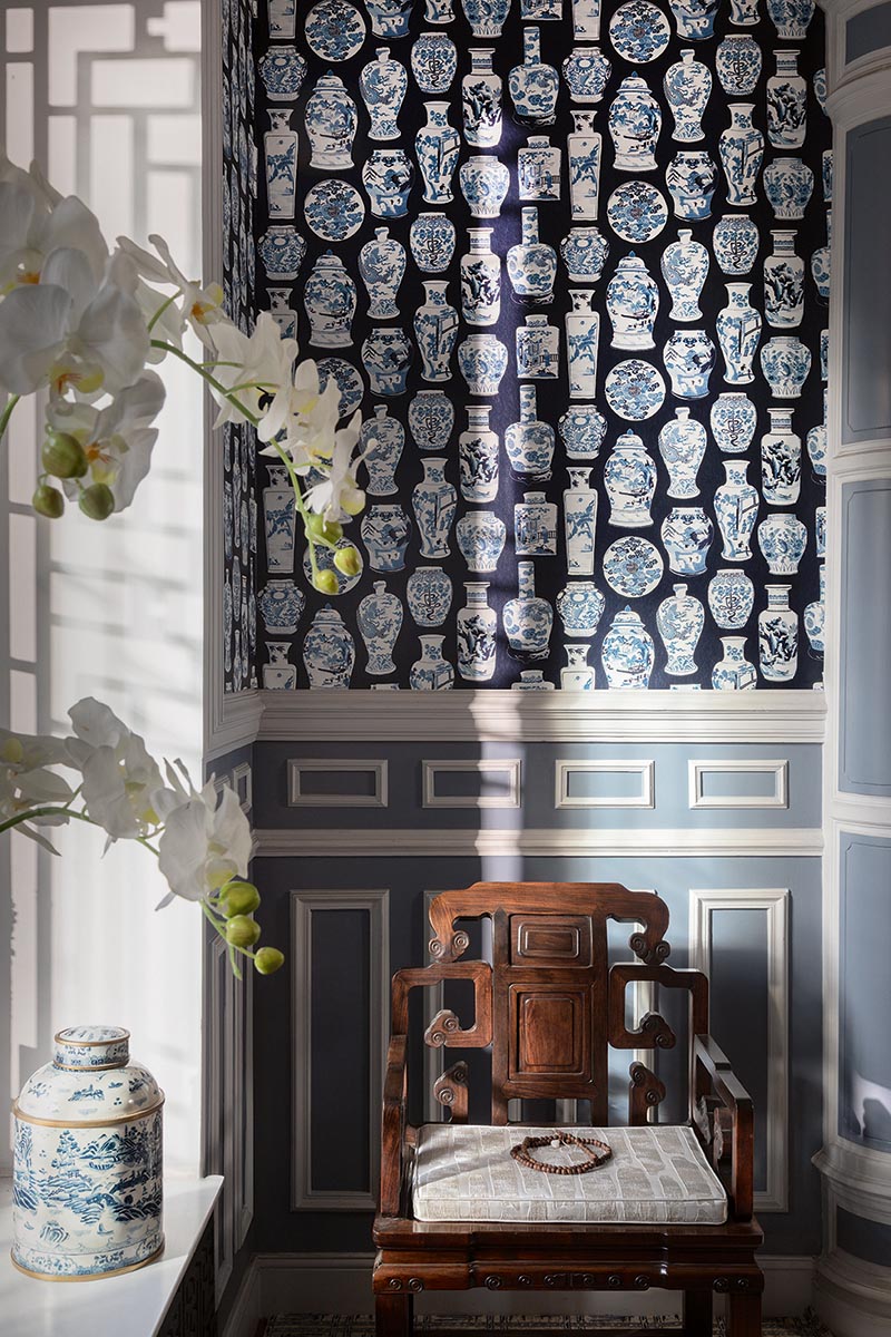 Qinghua Petit Wallpaper by Pierre Frey shown in a room setting (view 1)