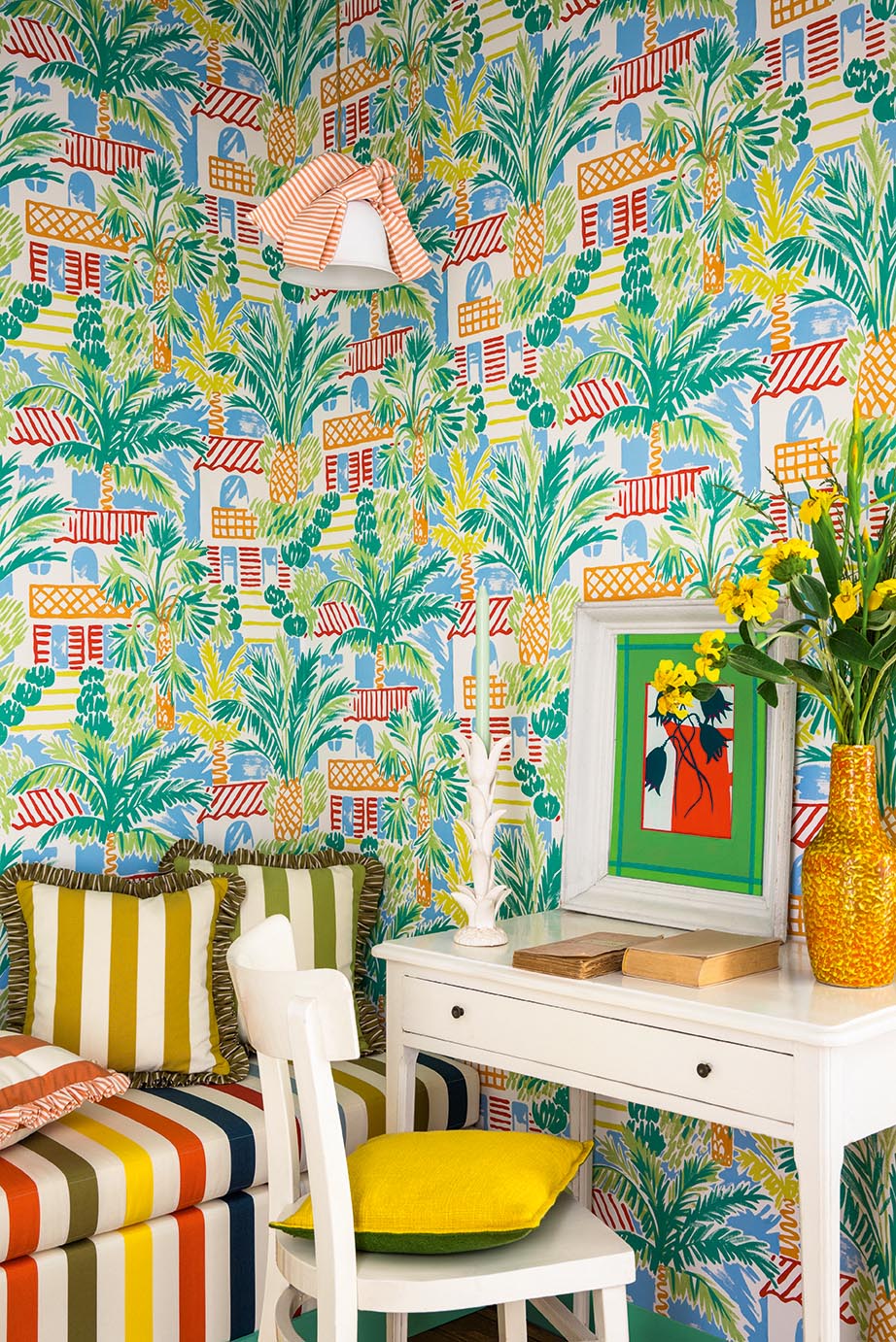Saint Trop Wallpaper by Pierre Frey shown in a room setting (view 1)