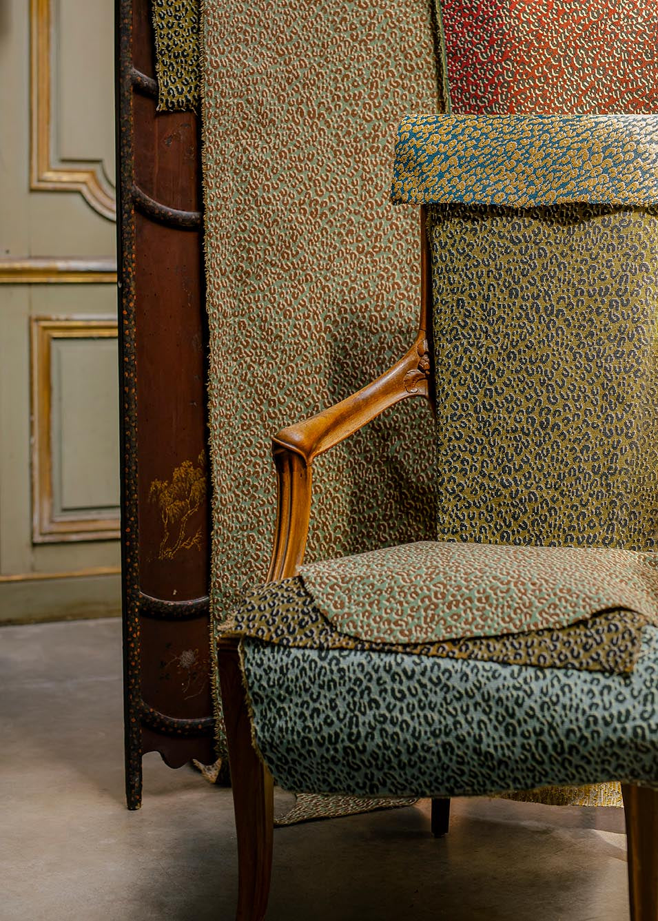 Serengeti Fabric by Le Manach shown in a room setting (view 1)