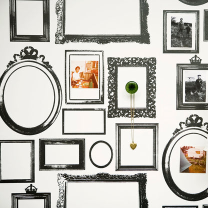 The Family Wallpaper by Studio Lisa Bengtsson in Original