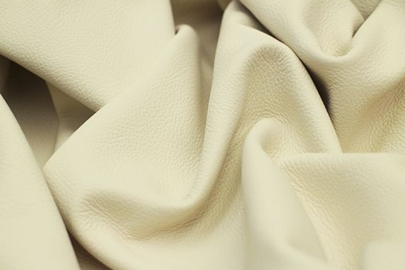 TRH-L1146 Neutral supple waxy-feel upholstery leather hide, detail view 2