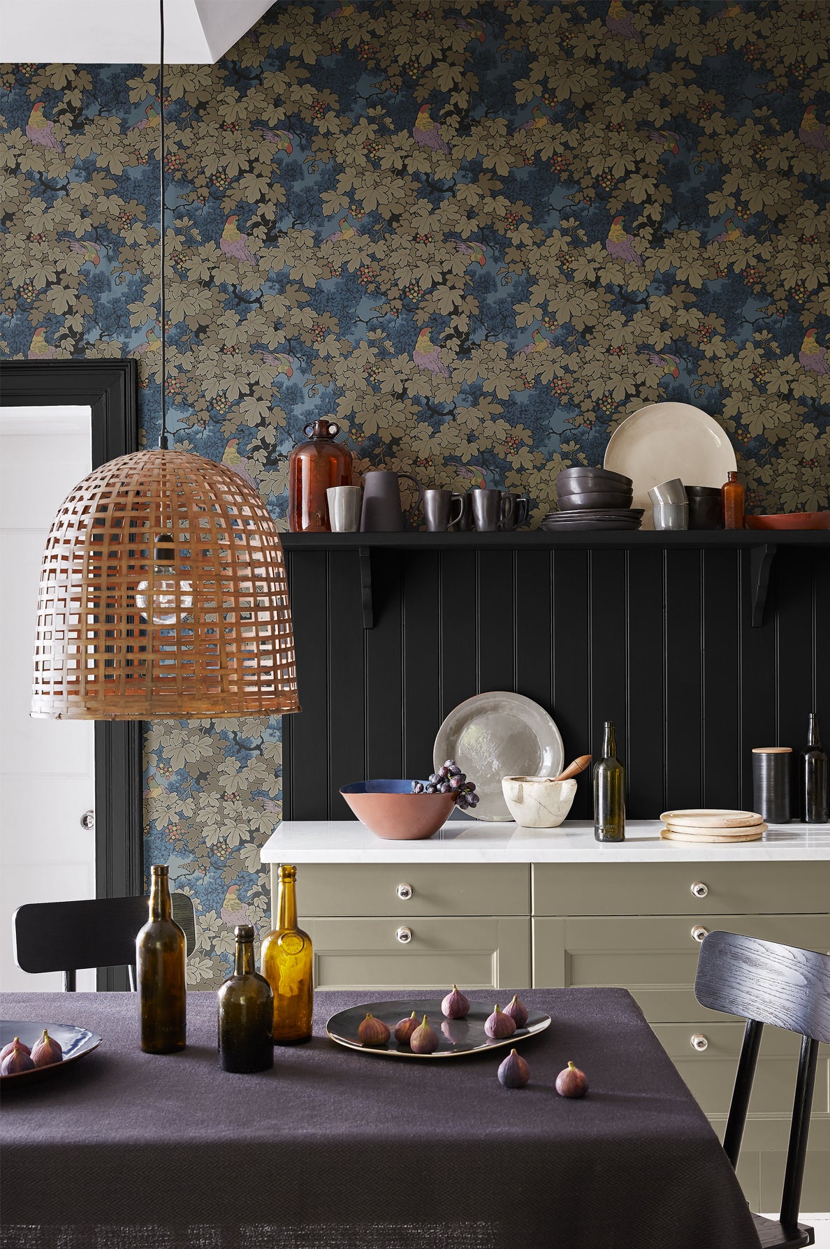 Vine wallpaper by Little Greene in Bleu