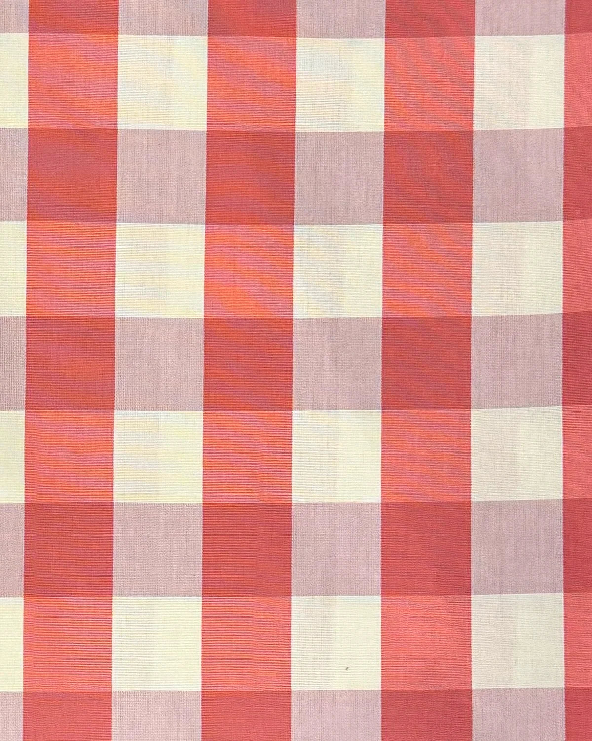 Yvette Fabric by Fleurons d'Hélène in Fuschia